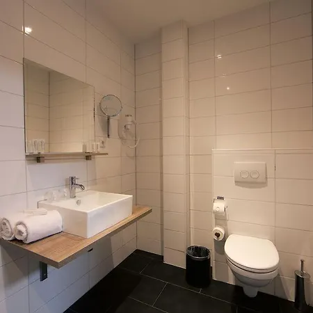 Camp-inn Hotel 2*
